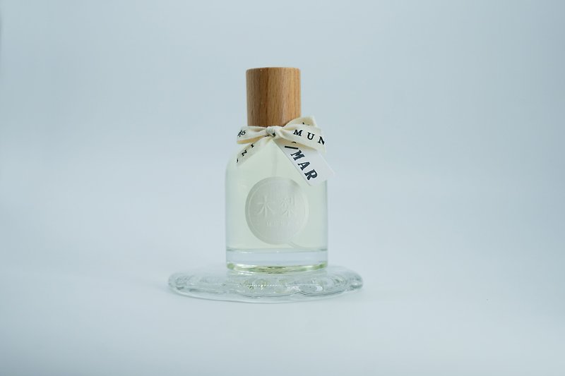 / April - secluded - Perfumes & Balms - Glass White