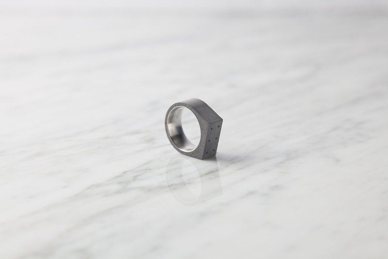 Tatami Ring (Original) - แหวนทั่วไป - ปูน สีเทา
