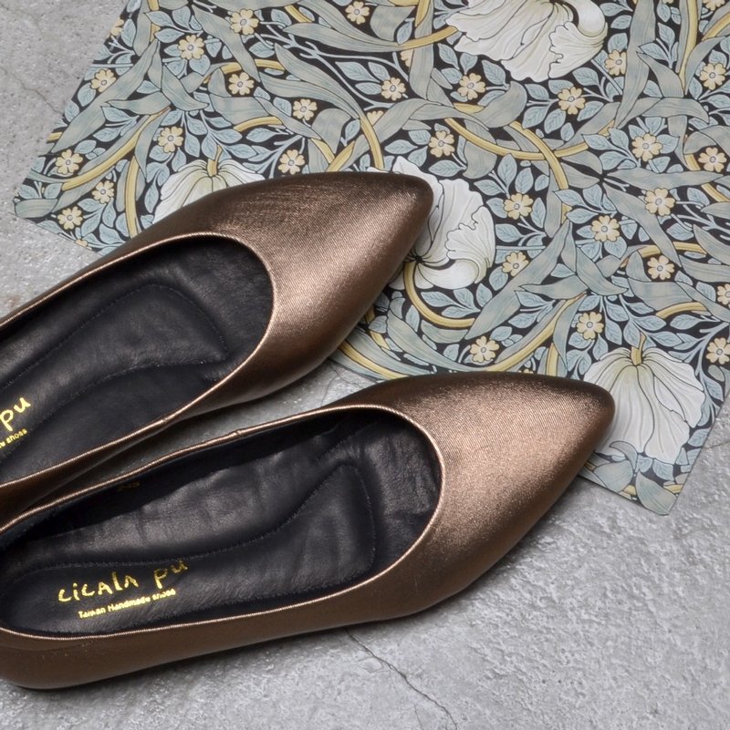 842 bronze gold pointed toe flats - รองเท้าบัลเลต์ - หนังแท้ 