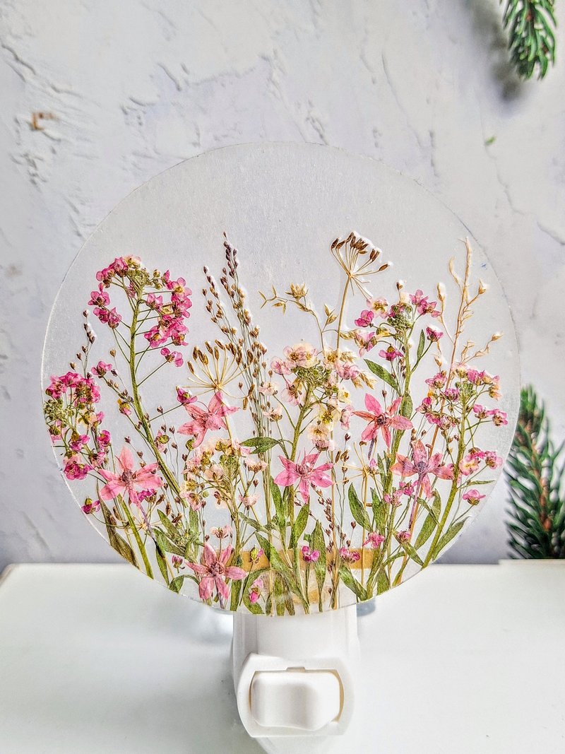 Pressed flower nightlight, Home Decor,Hand craft - โคมไฟ - พลาสติก หลากหลายสี