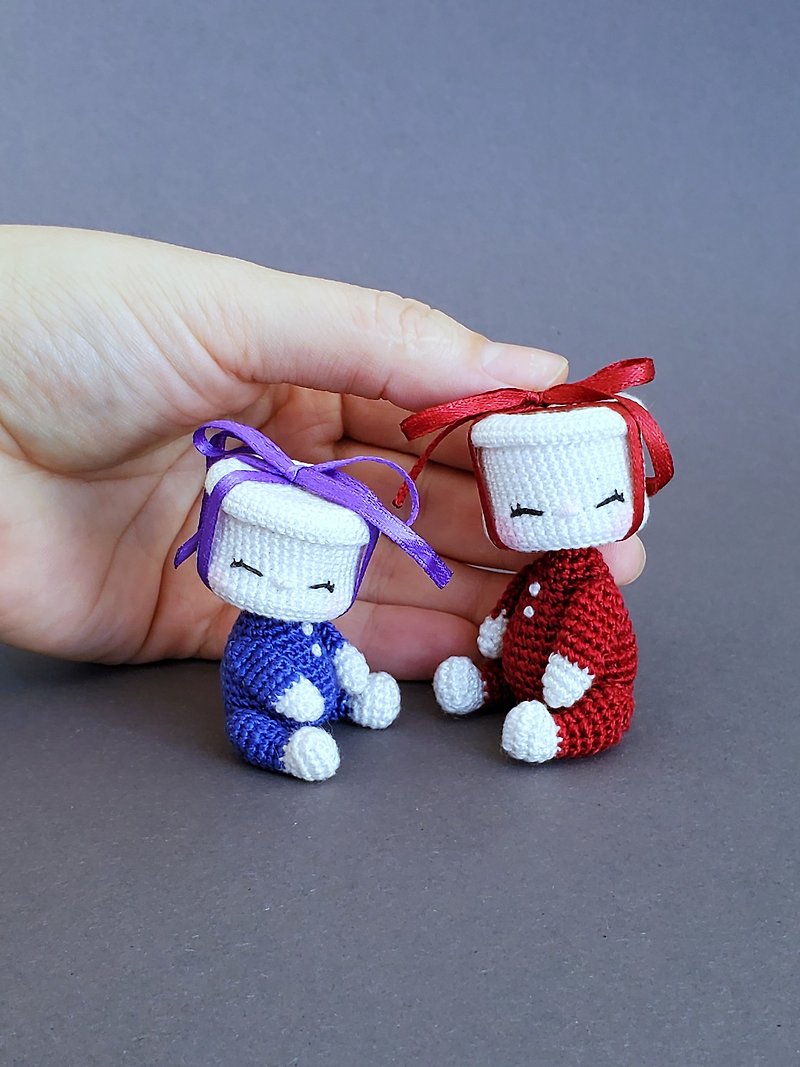 Miniature crocheted gift box. Surprise box for micro figurine. Earrings box. - Stuffed Dolls & Figurines - Cotton & Hemp Blue