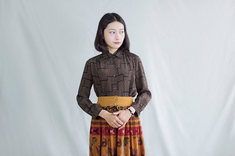 Black labyrinth vintage long sleeve shirt - Women's Shirts - Polyester Black