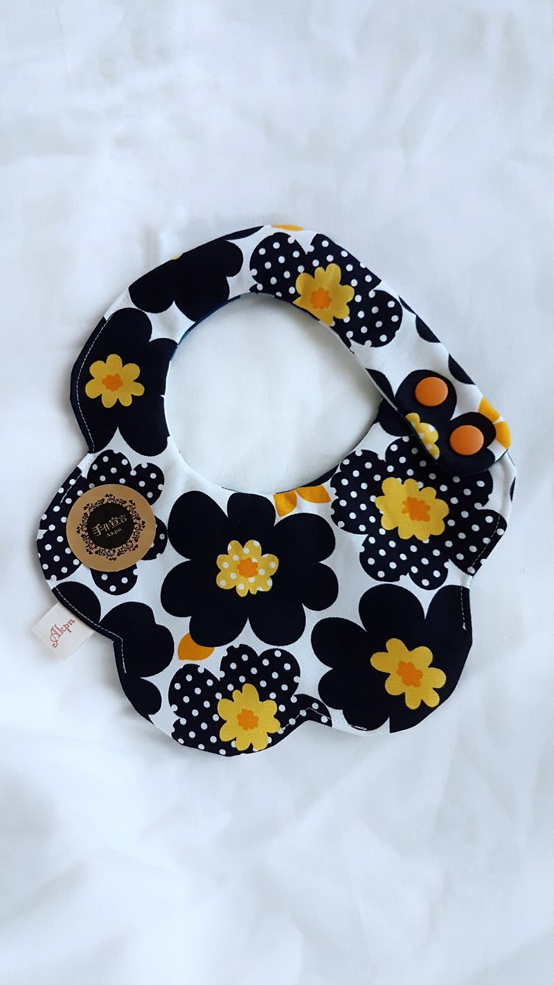 AKPN Nordic flowers (black)-cotton and Linen 100% cotton double-sided egg-shaped bib. Saliva towel - Baby Gift Sets - Cotton & Hemp Black