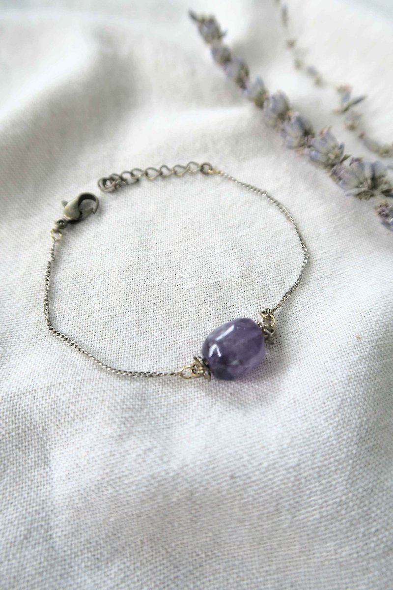 Simple natural lavender amethyst crystal stone bracelet retro silver bracelet gift nostalgic personality neutral - สร้อยข้อมือ - เครื่องเพชรพลอย สีม่วง
