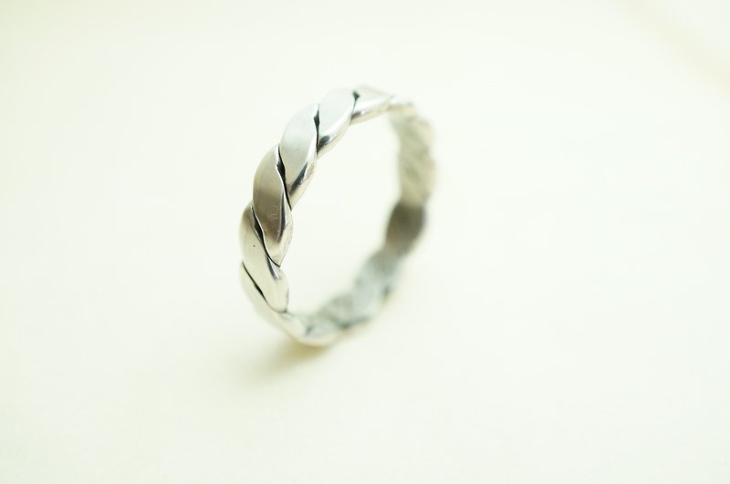 【janvierMade】Twisted Newman Sterling Silver Ring / Handmade Newman Ring / 925 Sterling Silver - General Rings - Other Metals 