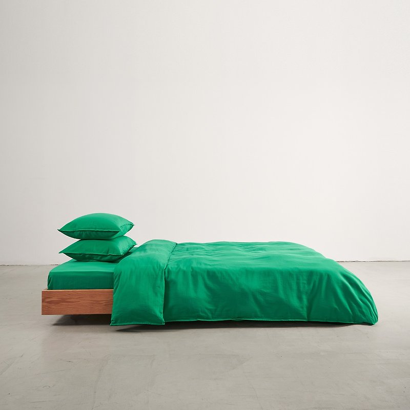 LEIWAI Gemstone green 100% long-staple cotton satin solid color bed cover quilt cover four-piece double bed - เครื่องนอน - ผ้าฝ้าย/ผ้าลินิน สีเขียว