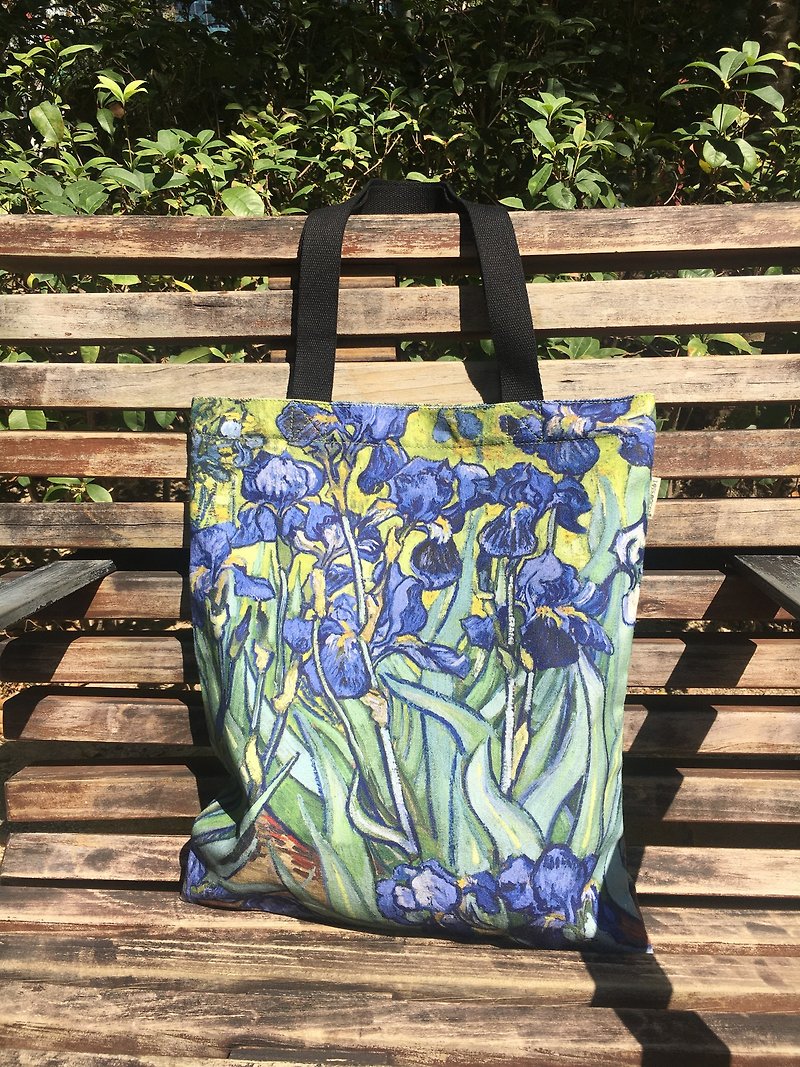 Irises by Vincent van Gogh Canvas Tote Bag w. zipper - กระเป๋าถือ - ผ้าฝ้าย/ผ้าลินิน สีเขียว