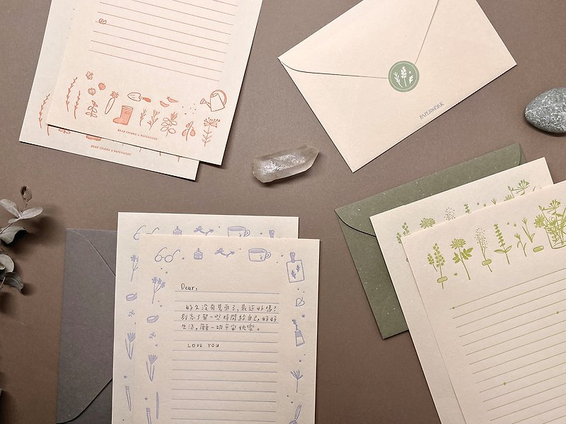 Letterpress Floral Stationery Set by Bear Chiang - ซองจดหมาย - กระดาษ สีกากี