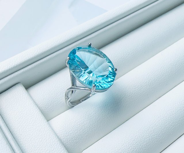 カスタマイズされた天然ブルートパーズフラワーカット輝くシンプルな