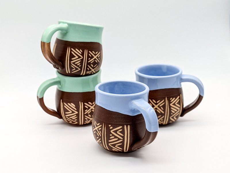 Ceramic mug 350 ml Vyshyvanka Made in Ukraine Pottery cup - แก้ว - ดินเหนียว สีน้ำเงิน