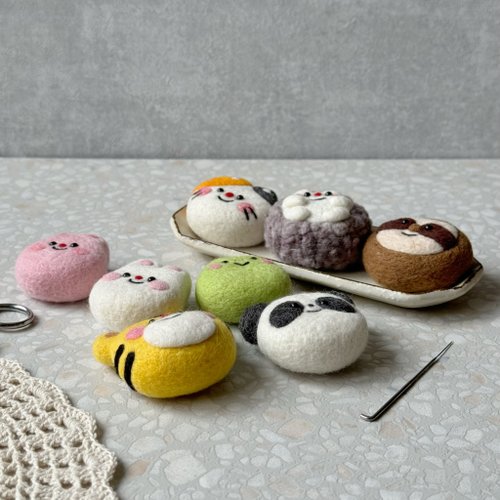 魅力の 小動物シリーズ】羊毛フェルトキーホルダーピン8種 - ショップ 羊毛フェルト