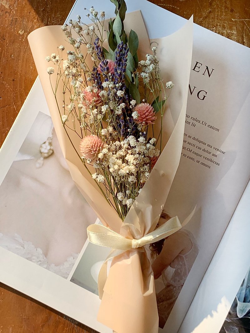 Afternoon date Globeamaranth Lavender bouquet-Orange.Valentine's Day.wedding - ช่อดอกไม้แห้ง - พืช/ดอกไม้ สีส้ม