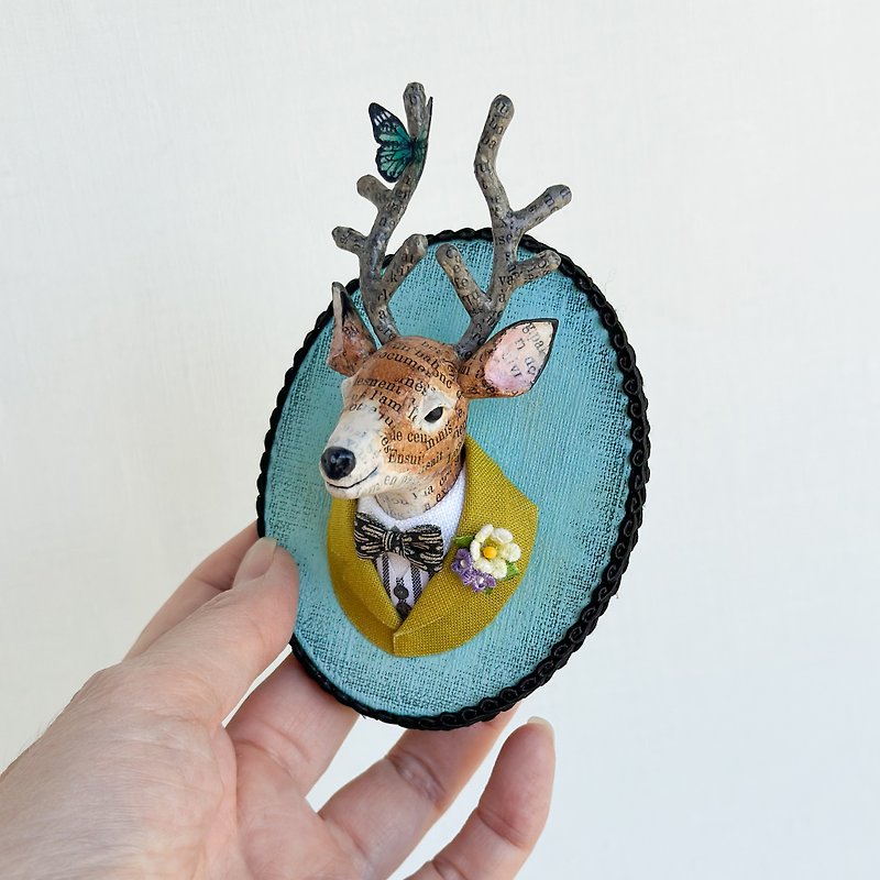 小さなアニマルヘッド・スーツを着た鹿 - 人形・フィギュア - 紙 