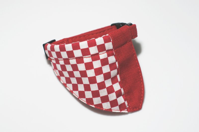 [AnnaNina] pet cat collar patchwork buckle triangle scarf left oblique red and white lattice S~M - Collars & Leashes - Cotton & Hemp 