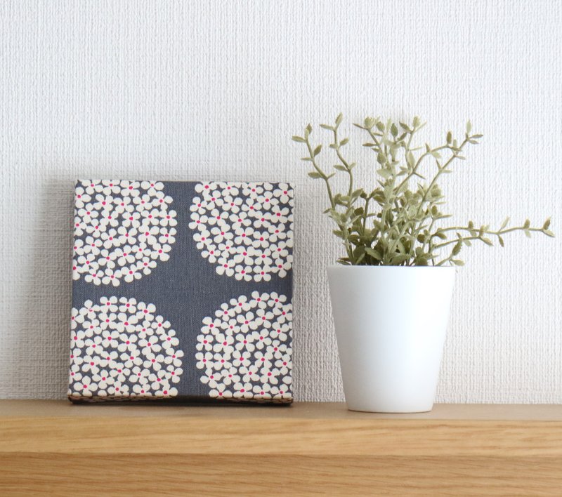 12x12cm Fabric Panel [Flower Circle Dark Gray] - ตกแต่งผนัง - ผ้าฝ้าย/ผ้าลินิน สีเทา