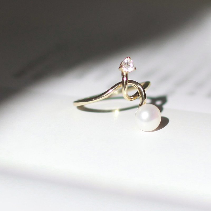 Miss Queeny Original | Natural pearl winding ring in 925 sterling silver - แหวนทั่วไป - โลหะ สีทอง