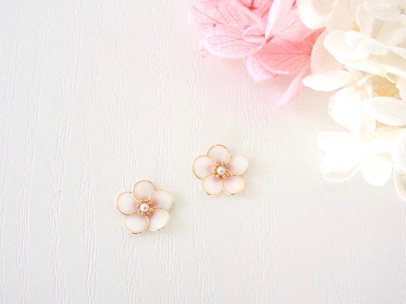 Clip-On flower lover mini - Earrings & Clip-ons - Resin White