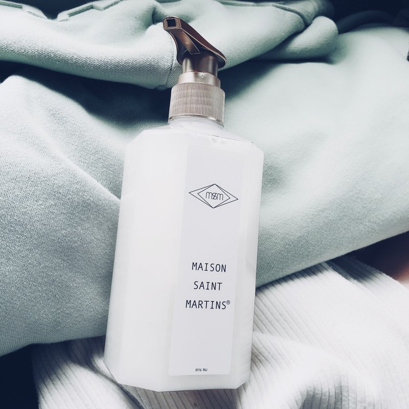 MAISON SAINT MARTINS 聖安德魯斯玻尿酸滋養修復沐浴露 - 沐浴乳/沐浴用品 - 塑膠 白色