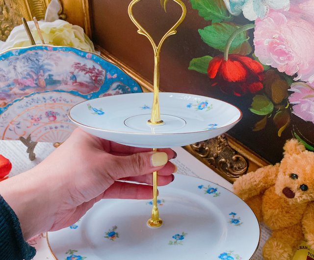 ドイツ製手描きブルーフローラルボーンチャイナ二層ケーキスタンドジュエリースタンドケーキプレートバレンタインデーギフト - ショップ Annie's  antiques 皿・プレート - Pinkoi
