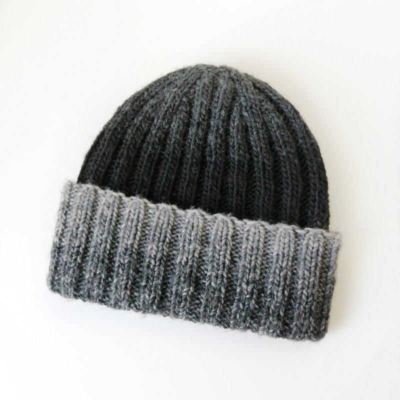 Wool Warm Handmade Men's Winter Beanie: Cozy Seamless Hand-Knitted Craftsmanship - 帽子 - 羊毛 