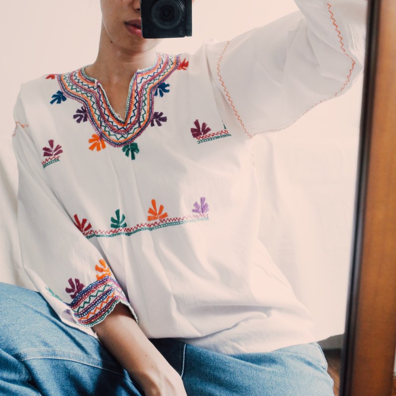 Slightly Defects Discount Vintage Mexican Hand Embroidered Top - เสื้อผู้หญิง - ผ้าฝ้าย/ผ้าลินิน 