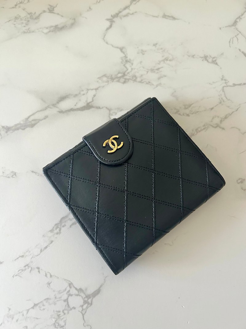 [LA LUNE] Second-hand Chanel double-sided lambskin black short clip small Silver coin handbag - Wallets - Genuine Leather Black