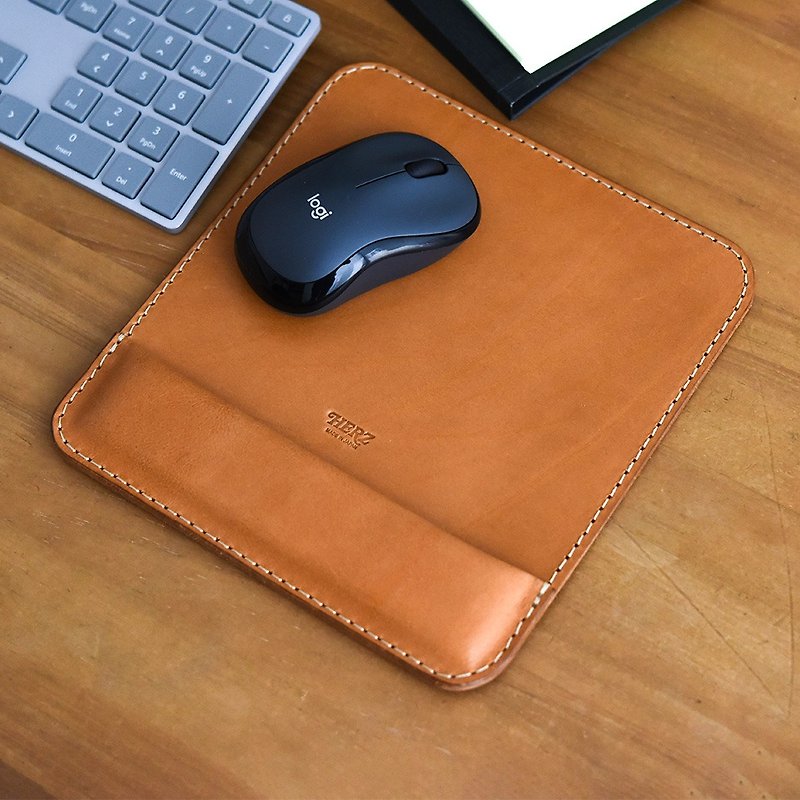 Japanese craftsman handmade leather mouse pad - 3 colors in total - Mouse Pads - Other Materials Multicolor