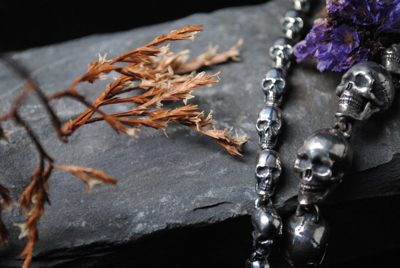 元堡製銀/手作銀飾/脊骨系列/手鍊/特小骷髏手鍊/十五顆骷髏 - 手鍊/手環 - 純銀 銀色