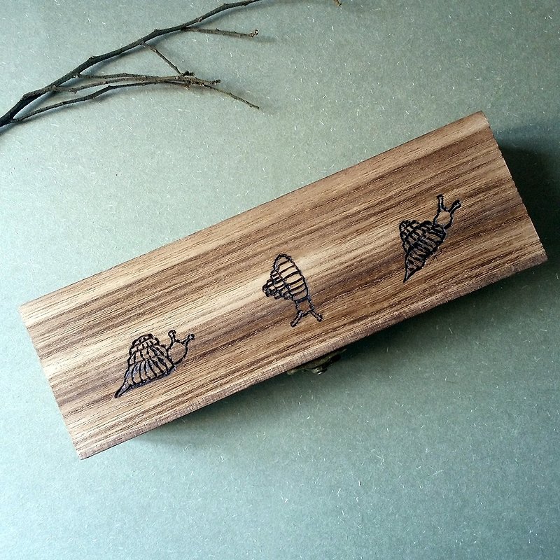 木刻筆盒/收納盒(蝸牛) - 鉛筆盒/筆袋 - 木頭 多色