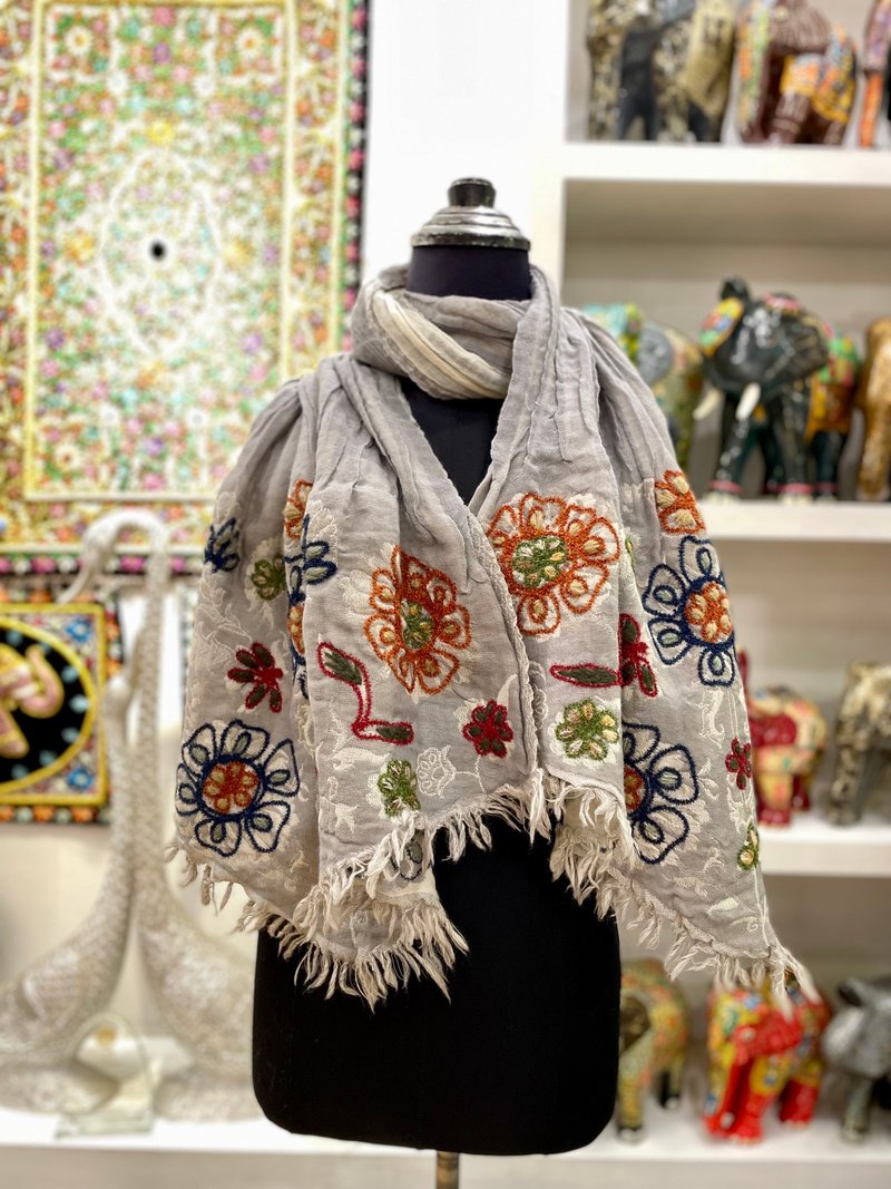 Cashmere thick weave boiled wool wrinkled style hand embroidered scarf shawl - childlike gray - ผ้าพันคอถัก - ขนแกะ สีเทา