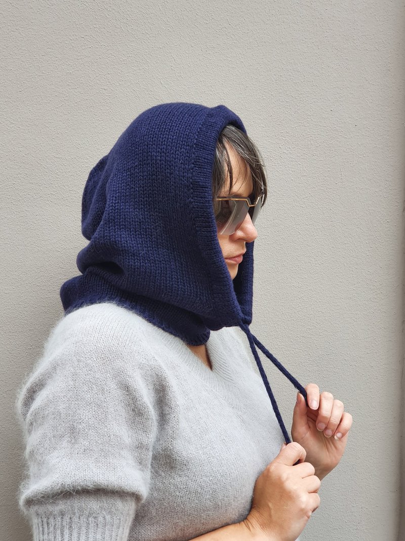 Merino cashmere knitted hood. Navy blue balaclava - 帽子 - 羊毛 藍色