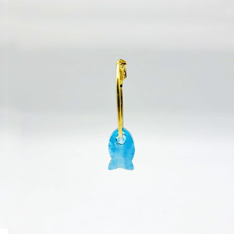 This single Swarovski crystal fish on a gold-toned earring is a mesmerizing stat - Earrings & Clip-ons - Crystal Blue