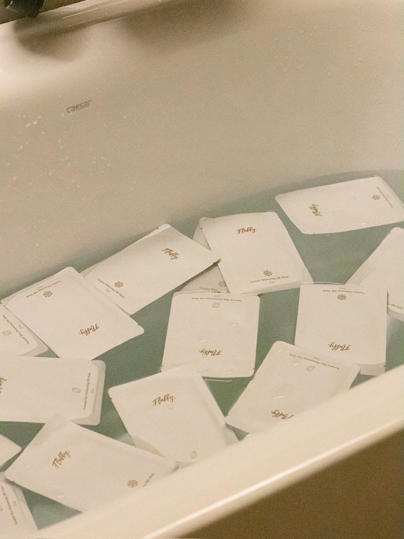 20260918到期*發光了甘草萃取煥白面膜六入組 - 面膜/凍膜/泥膜 - 濃縮/萃取物 白色