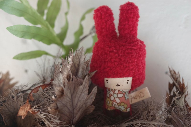Doo Bunny - Fire Red Hair - Vintage Flower - 2018156 - พวงกุญแจ - ผ้าฝ้าย/ผ้าลินิน สีแดง