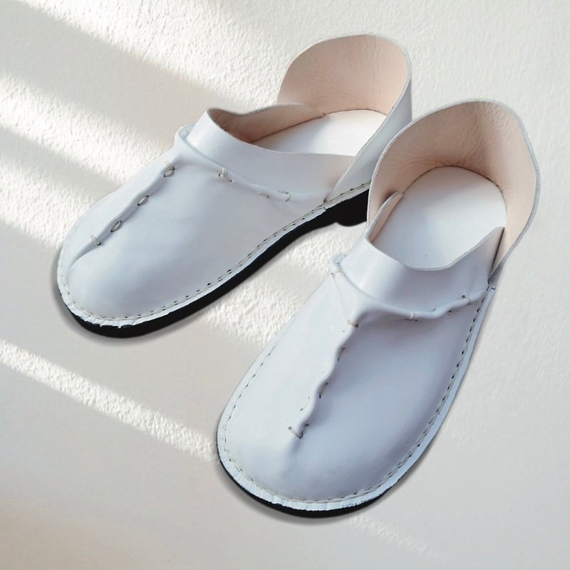 Handmade Leather Clogs, White Shoe, Handmade Hand stitch with white Thread - 男皮鞋 - 真皮 白色