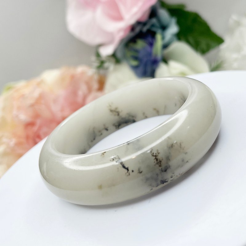 NO.62 山水画のような美しさ 草花平安バングル 53 MM 水墨画風 金のなる木 草花バングル 佘太翠（シャタイスイ）翡翠バングル - ブレスレット - 翡翠 多色