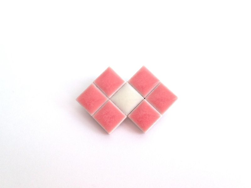 Tile ribbon brooch - Brooches - Pottery Pink