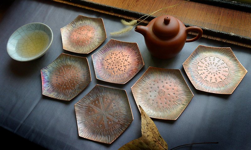 【daily. Handmade copper hex cup holder set (a set of 6 into the collection wooden box) - Coasters - Copper & Brass Gold