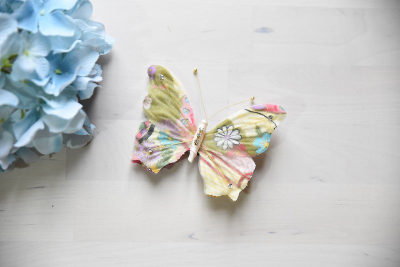 黄色の蝶のヘアピンのための手作り和風の着物ドレス - ヘアアクセサリー - コットン・麻 イエロー