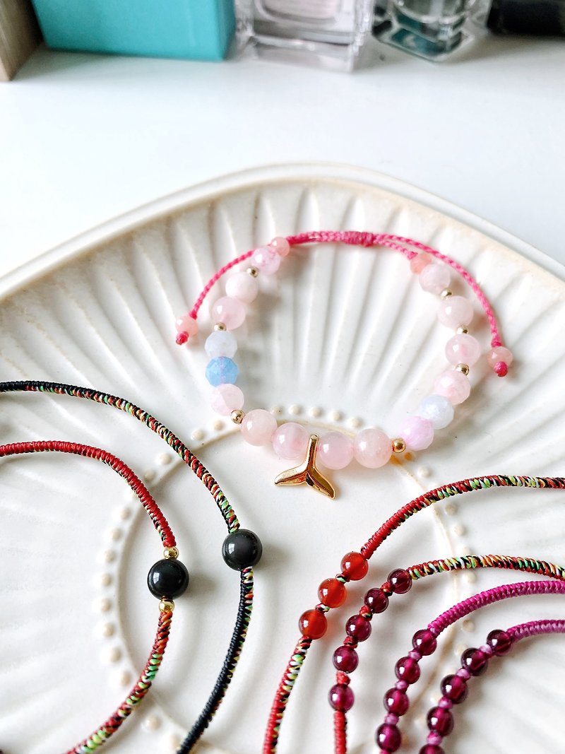 Musubi handmade bracelet | mermaid tail Morgan stone Madagascar pink crystal red stone - Bracelets - Crystal Pink
