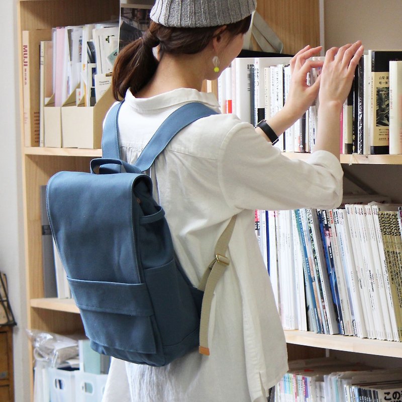 ผ้าฝ้าย/ผ้าลินิน กระเป๋าเป้สะพายหลัง สีน้ำเงิน - loiter: blue gray Takashima canvas rucksack