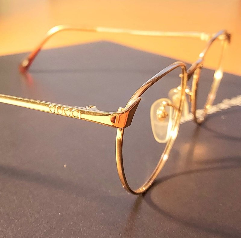 絕版老品 1980's 老義大利 Gucci 金色浮雕logo金屬古董眼鏡 - 眼鏡/鏡框 - 其他金屬 金色