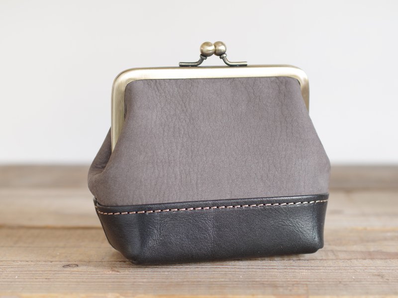 レザーがま口 ミニポーチ チャコールグレー×ブラック - 化妝包/收納袋 - 真皮 灰色