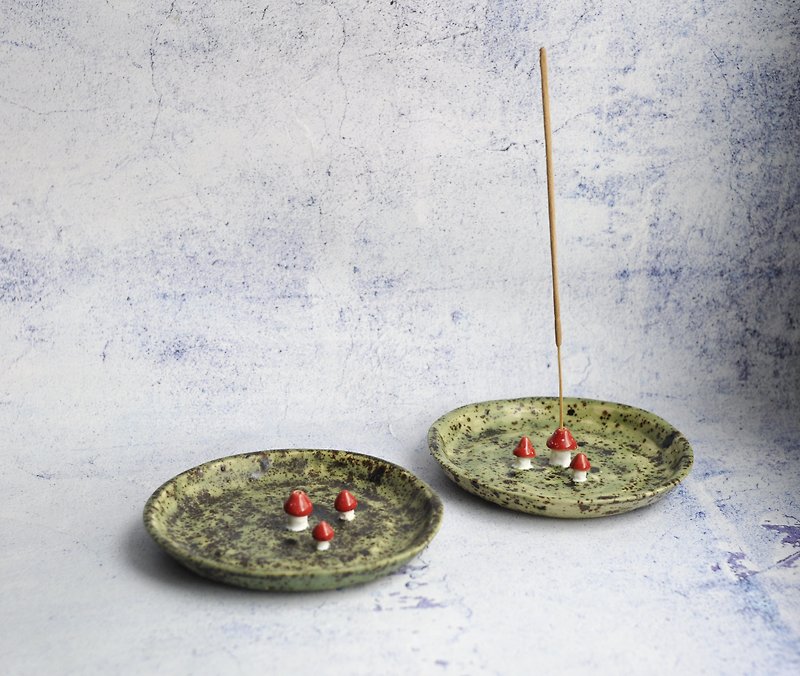 ดินเผา น้ำหอม หลากหลายสี - Mushroom incense holder ceramic in green color, handmade round incense burner.