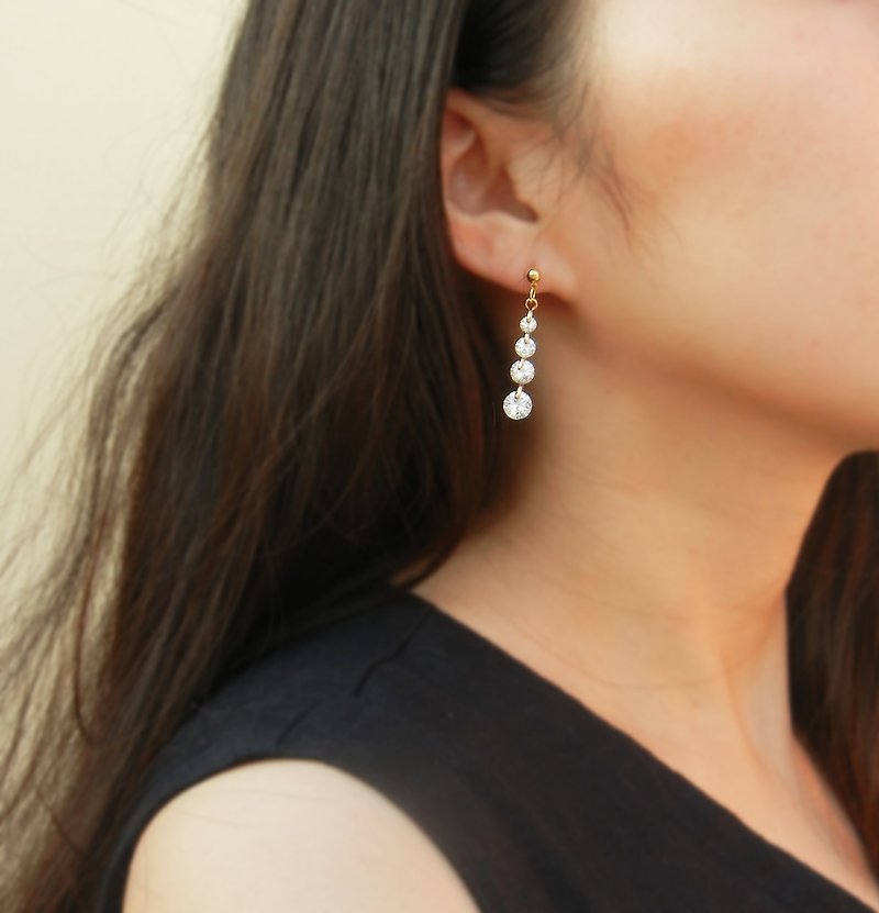 *coucoubird*Gradient drop sparkling diamond earrings - Earrings & Clip-ons - Gemstone Gold