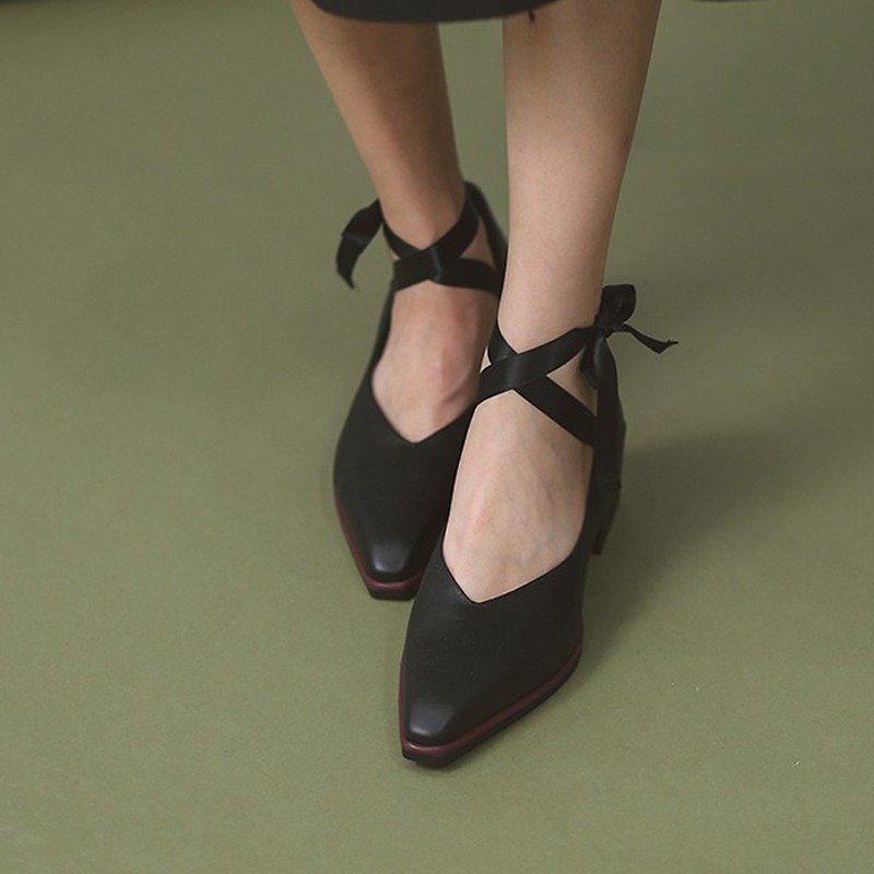 Elegant square with detachable ribbon chunky heel black and red piping - รองเท้าหนังผู้หญิง - หนังแท้ สีดำ