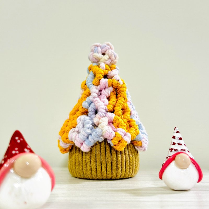 【手工製作】鉤針聖誕樹 耳環陳列 聖誕擺設 附聖誕燈串１條 - 擺飾/家飾品 - 棉．麻 多色