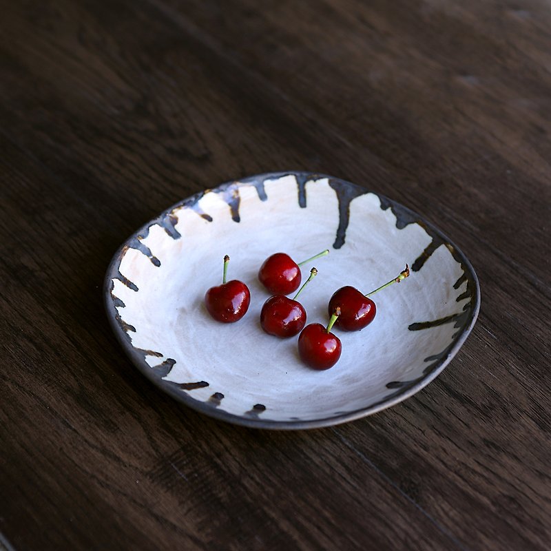白化粧土の深皿 - 盤子/餐盤 - 陶 白色