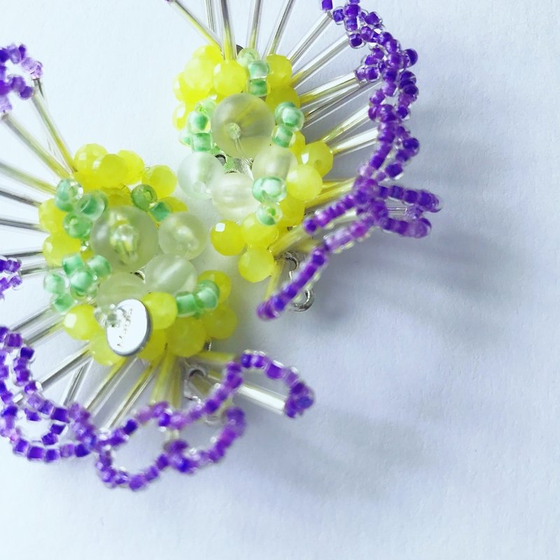 70037 *** arcana　——　Frill bead earrings ___ Neon purple*silver*yellow - Earrings & Clip-ons - Glass Purple