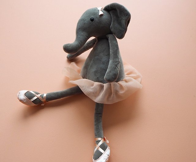 chant biord Vær forsigtig Jellycat Dancing Darcey Elephant 33cm - Shop Jellycat - Stuffed Dolls &  Figurines - Pinkoi
